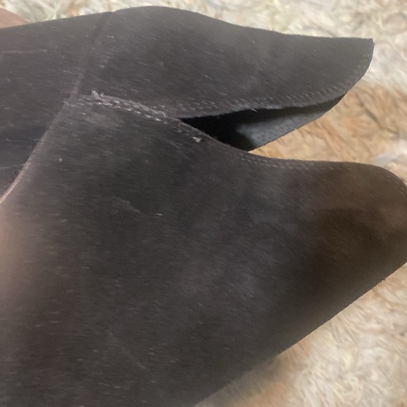 NWOT STEVE MADDEN BLACK SUEDE ROOKIE BOOTIE - Picture 15 of 16